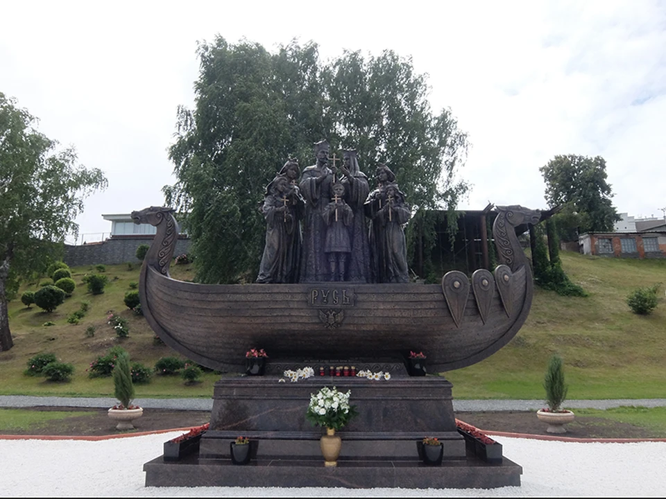 У тюменской набережной появился новый памятник. Фото - информационный отдел Тобольской Духовной семинарии.