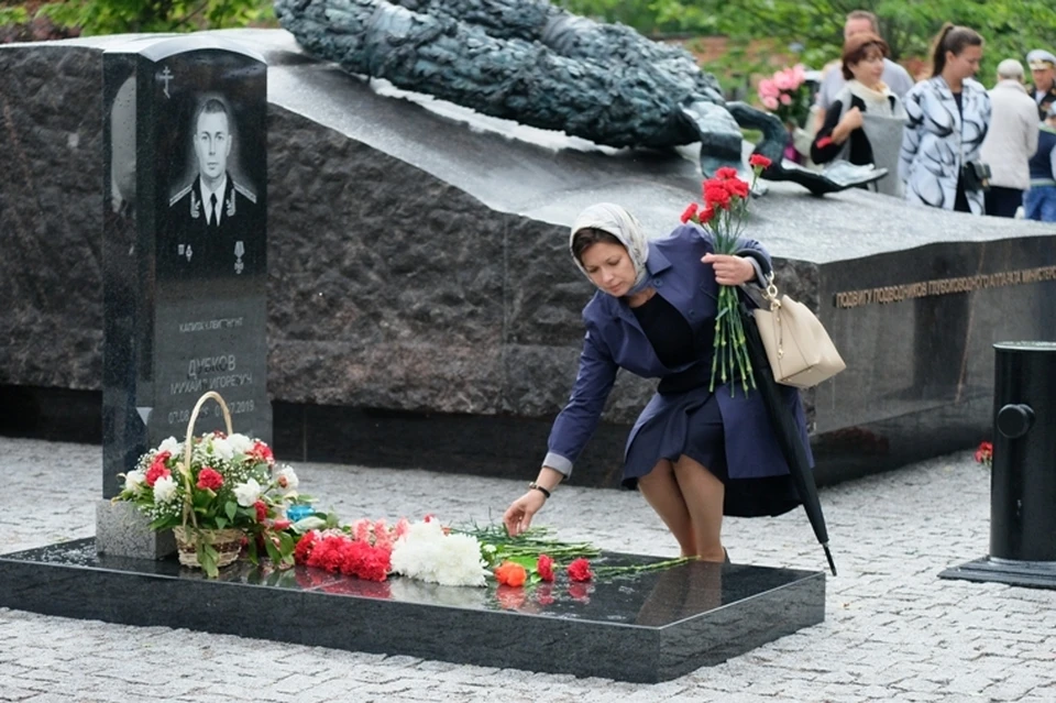 В Санкт-Петербурге помянули погибших моряков АС-31