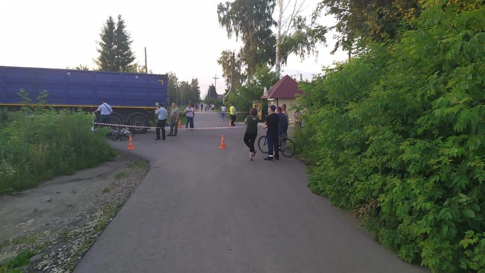 Подростки врезались в большегруз