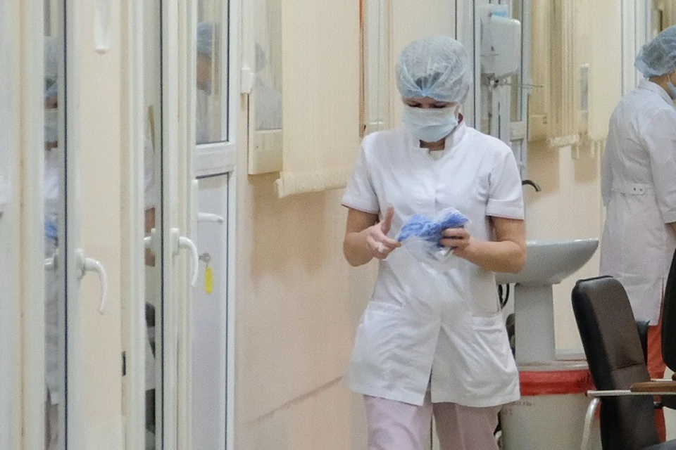 Купчинскую поликлинику наказали за вспышку коронавируса у персонала.