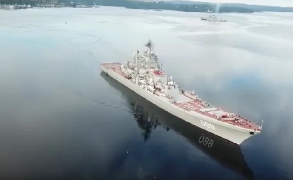 Моряки учатся отражать атаку с воздуха и с воды