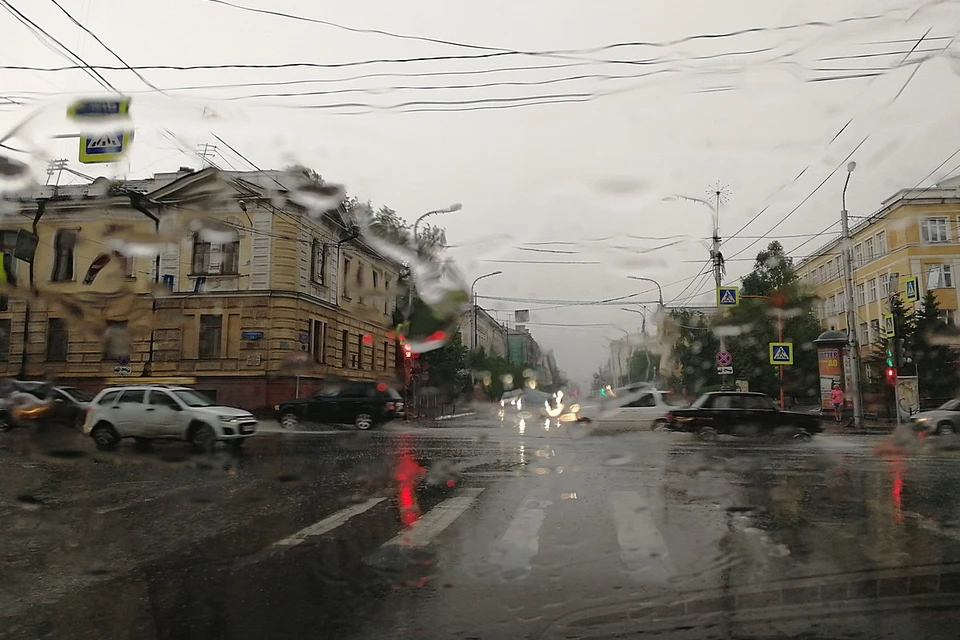 На Красноярск надвигаются сильная гроза и ураганный ветер