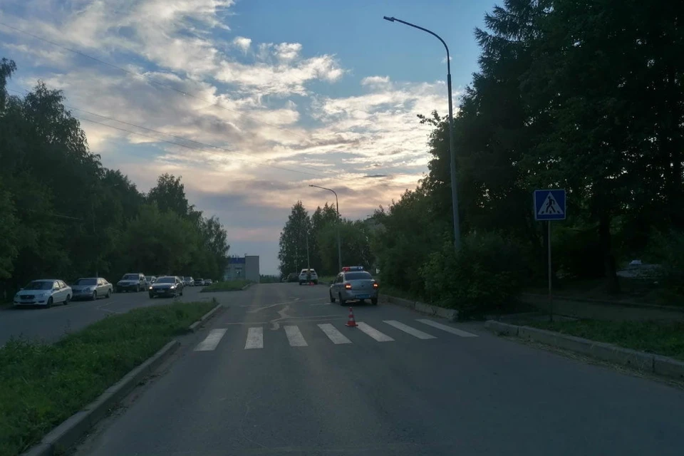 На пешеходном переходе сбили ребенка. Фото: vk.com/gibdd43