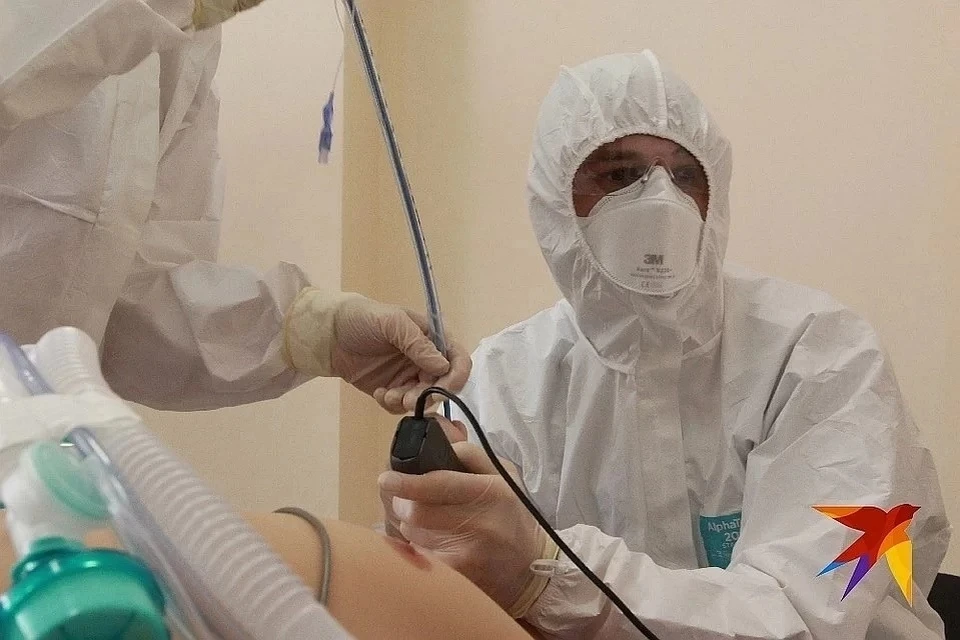 На специальные выплаты за июль российским медикам, работающим в «красной зоне», направлено около 7,5 млрд рублей