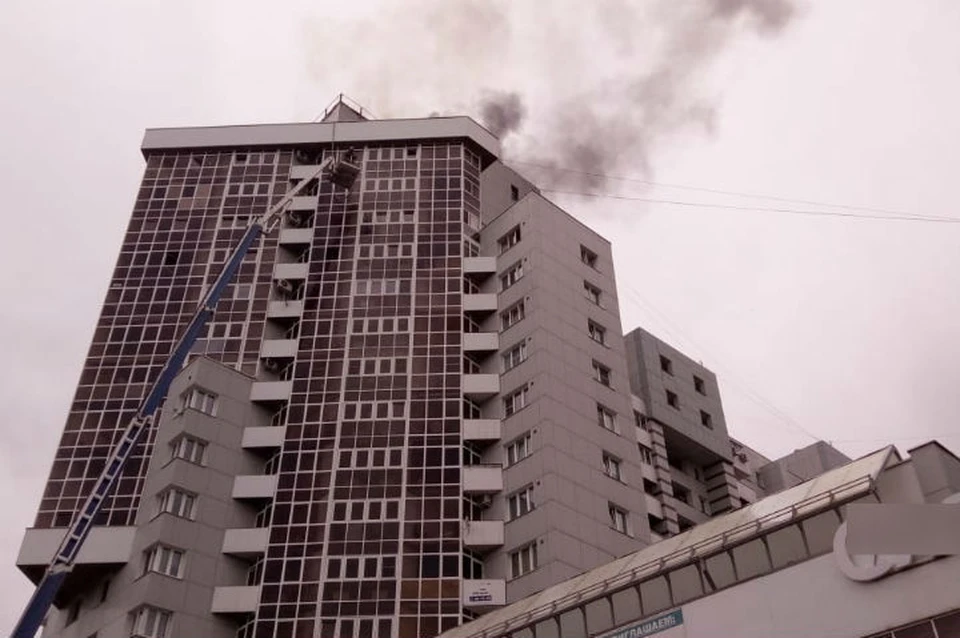 Пожар в жилой многоэтажке Иркутска потушен. Фото: ГУ МЧС России по Иркутской области
