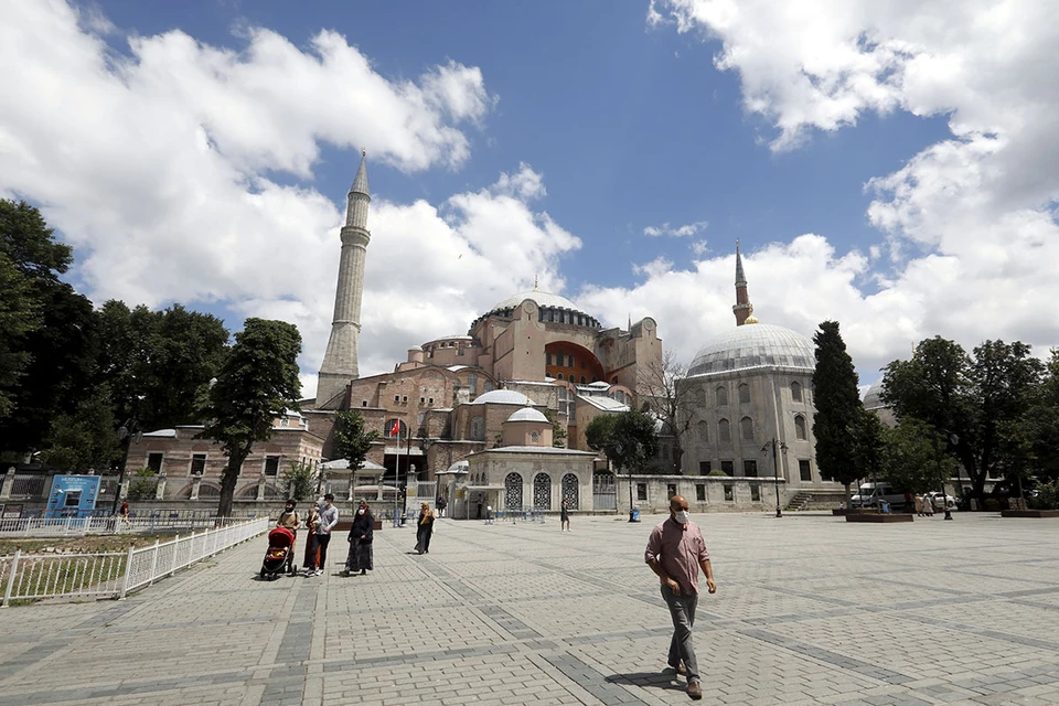 Собор Святой Софии – часть объекта «Исторические районы Стамбула», вписанного в Список всемирного наследия ЮНЕСКО.