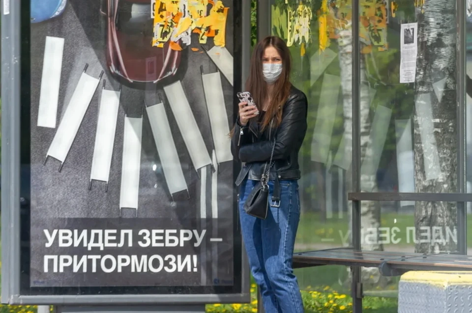 Прокуратура направила в суд уголовное дело, возбужденное в отношении вандала, разбившего стекла на автобусных остановках в Санкт-Петербурге.