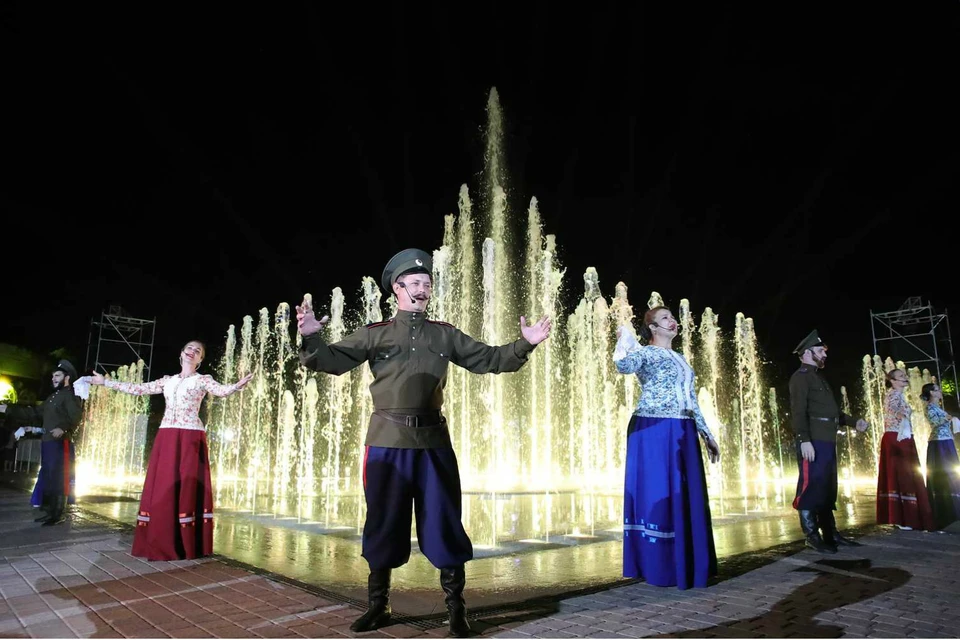 В Ростове открылся новый фонтан. Фото: правительство РО