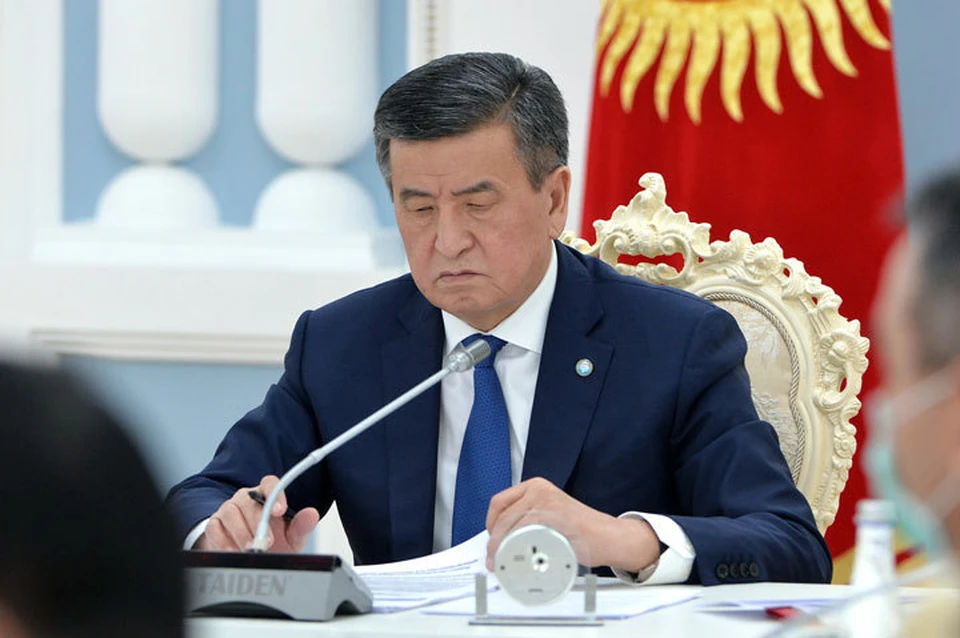 Президент недоволен работой чиновников среднего звена - затягивают с выдачей разрешений бизнесу.