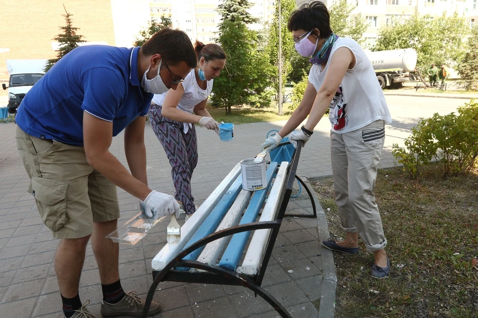 Тюменцы провели субботник перед Днем города. Фото - департамент городского хозяйства администрации города Тюмени.