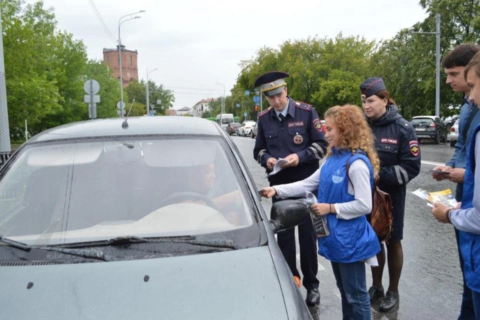 Тюменцам напомнят о безопасности на дорогах, во дворах и в Интернете