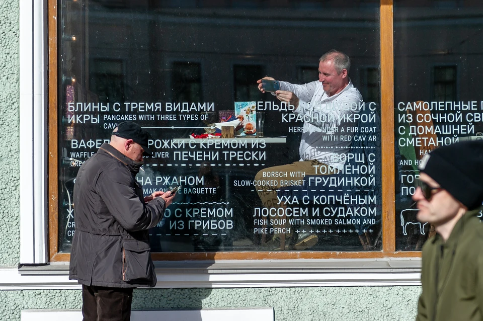 Залы кафе и ресторанов могут открыть в "желтой" зоне Ленобласти