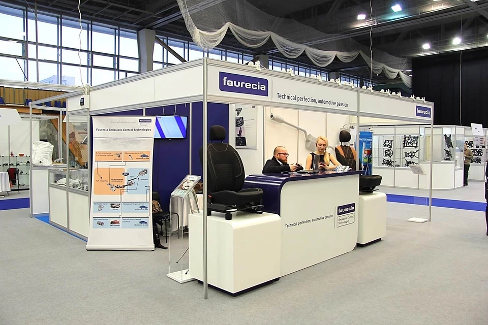 Международная группа Faurecia ежегодно наращивает объемы инвестиции в развитие своих предприятий, поддерживает работу 25 собственных научно-исследовательских организаций, объединенных в одну сеть, финансирует 30 собственных инженерных центров.