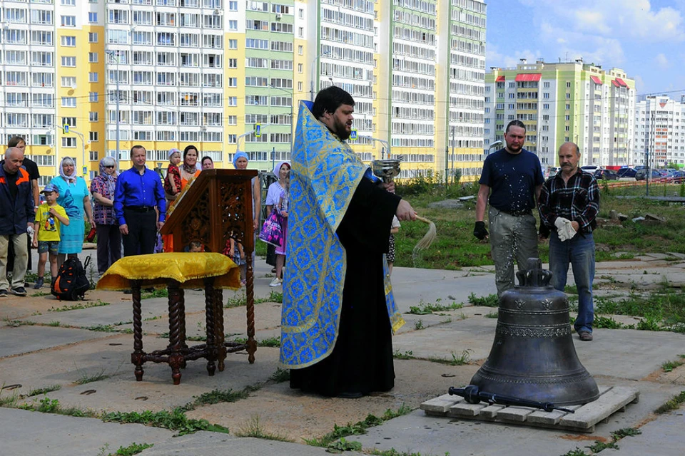 Колокол был изготовлен на заводе в Ярославской области. Фото: вятская-епархия.рф