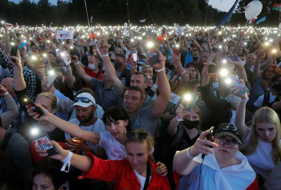 Митинг в Минске в поддержку Светланы Тихановской собрал рекордное количество человек