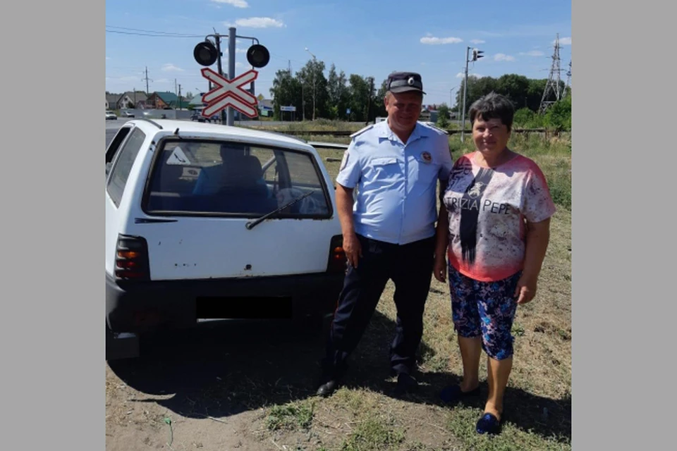 Женщине помогли майор полиции Александр Дедов и капитан Юрий Таренков