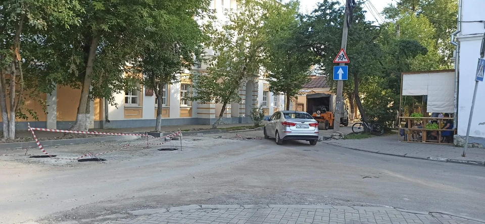 После инцидента люки огородили.