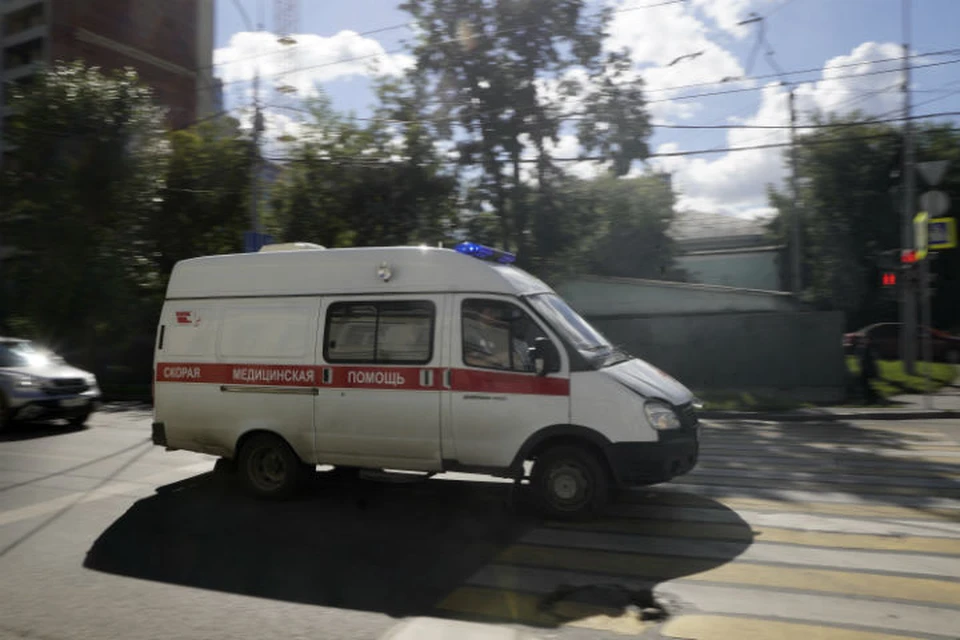 Водитель мотоцикла сильно пострадал после столкновения с отечественной легковушкой