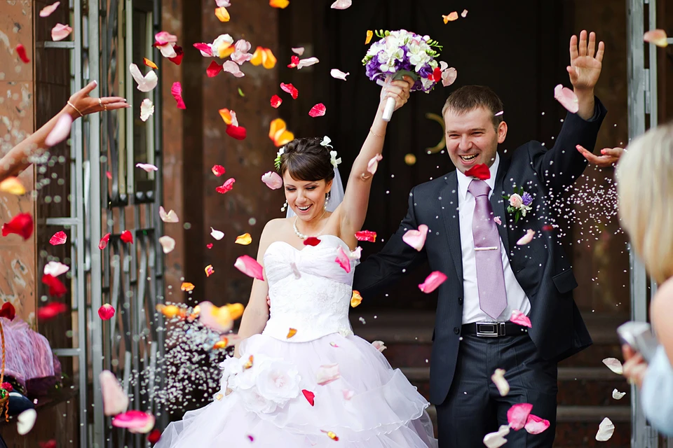 Август - один из самых популярных месяцев для свадеб