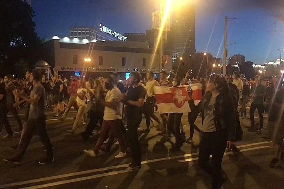 Силовики взяли под контроль район Старого города в Минске
