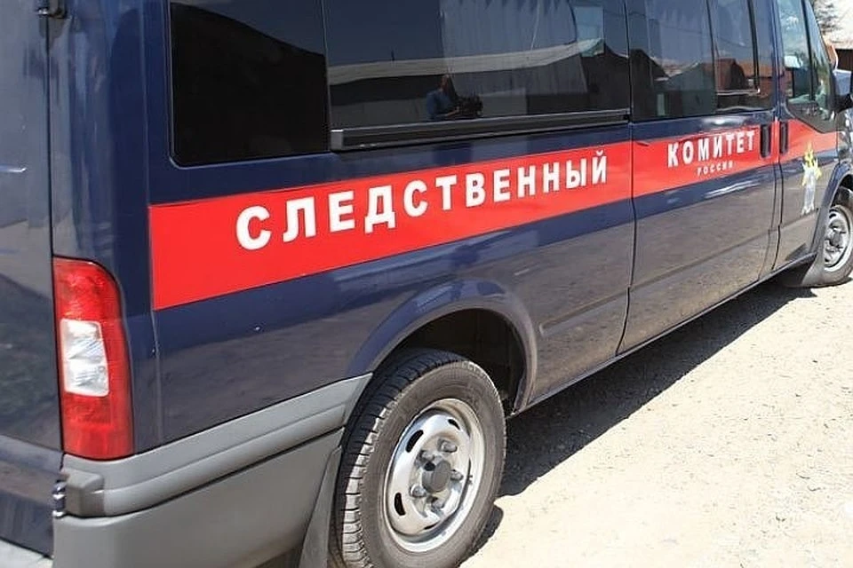 Сибиряк ударил родственника ножом, скорую потерпевшему вызвали соседи.