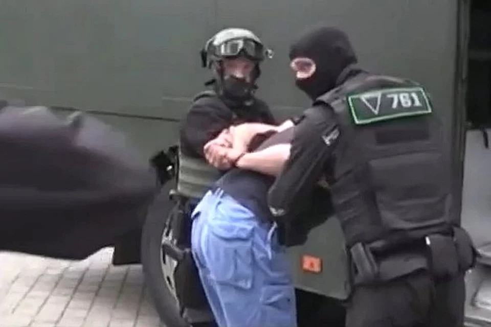 Кадры с задержанием неких "боевиков", продемонстрированные по ТВ Беларуси