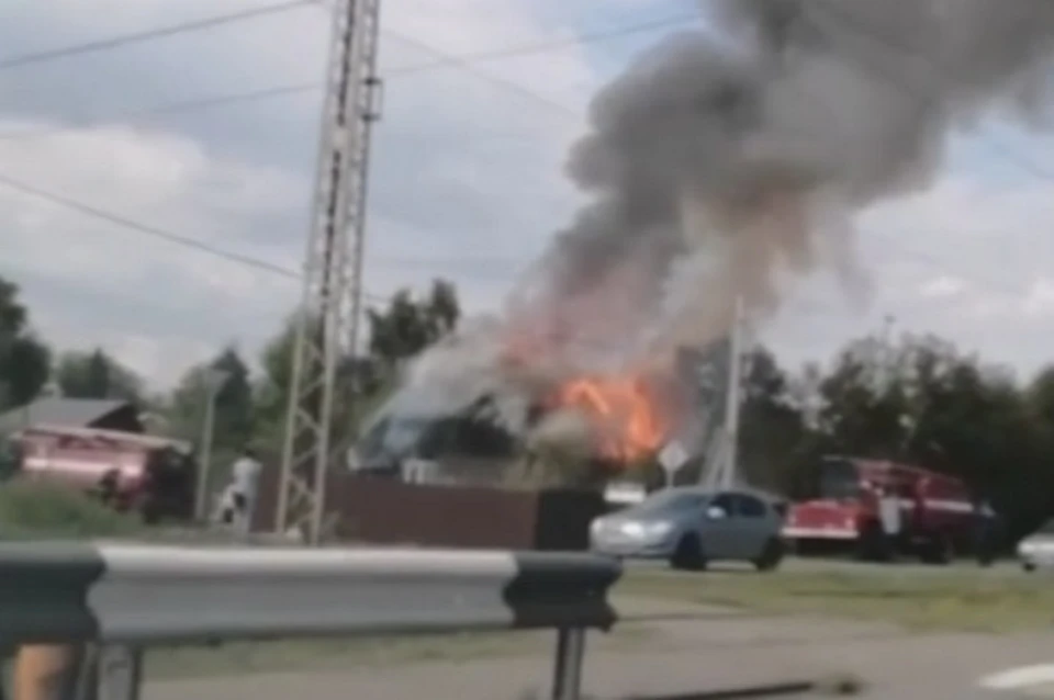 Жилой дом сгорел в Кемерове. ФОТО: кадр видео vk.com,"Инцидент кузбасс"