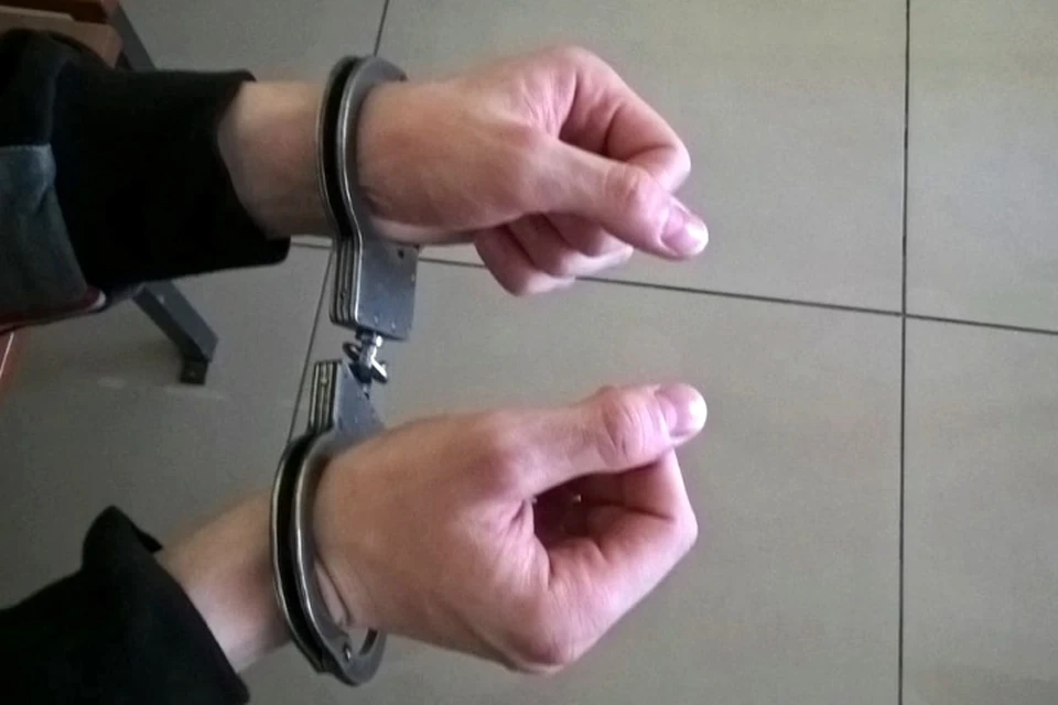 Четверо кузбассовцев взломали светофор и ограбили грузовой состав