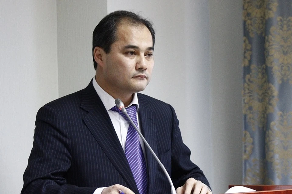 Отмечается, что кандидатуру нового руководителя города представили депутатам Жезказганского маслихата на внеочередной сессии.