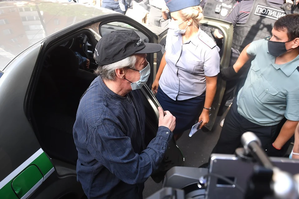 Хакеры могли устроить атаку на автомобиль актера, что стало причиной смертельного ДТП