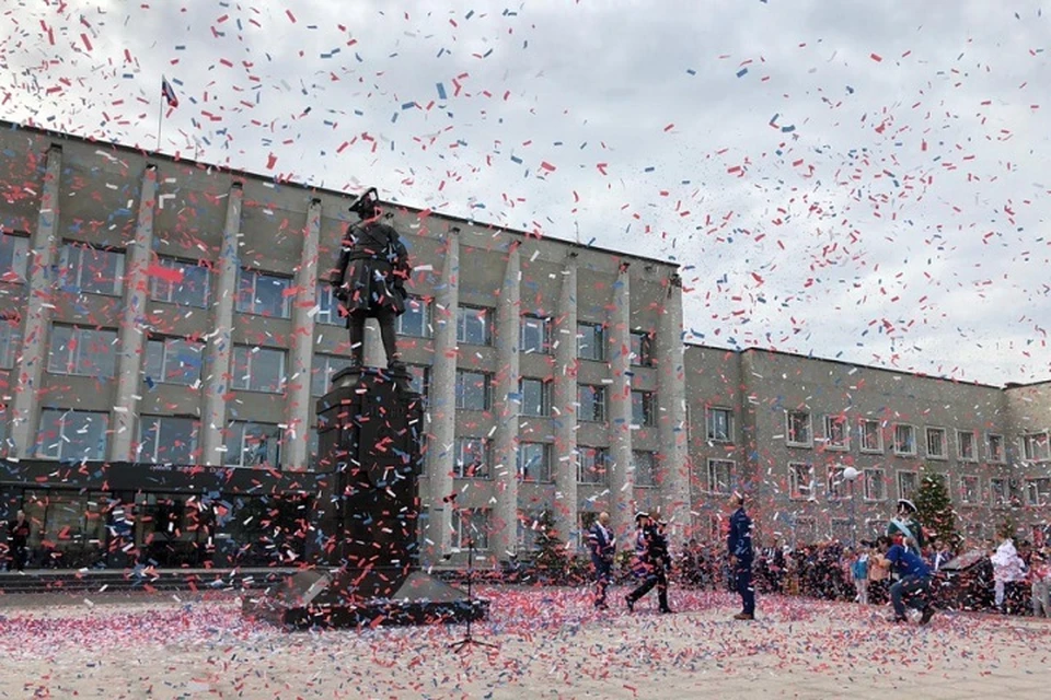 В Кингисеппе открыли памятник Петру I. Фото: Правительство ЛО