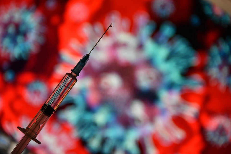 Вторая партия вакцины от коронавируса проходит проверку в Росздравнадзоре