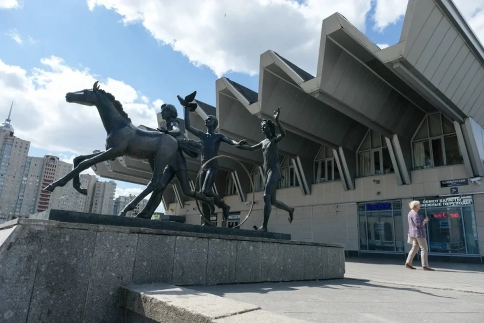 На "Пионерской" закончился ремонт эскалаторов.