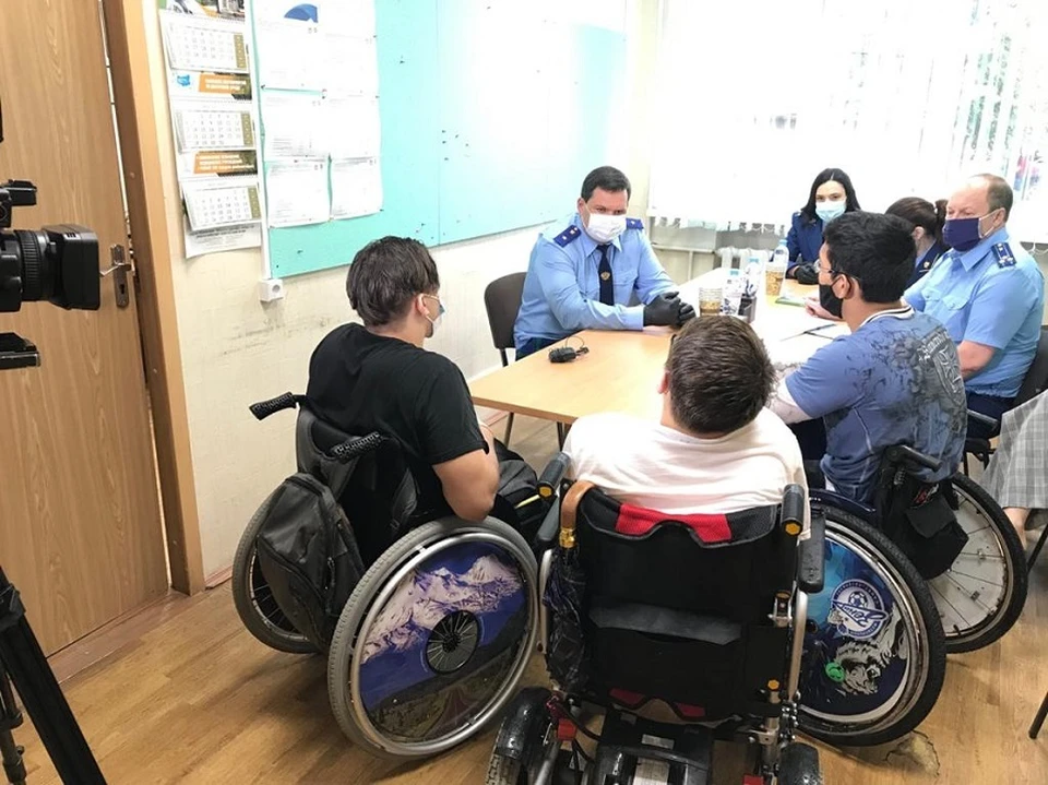 Воспитанники Болховского дома-интерната начали получать жилье. Фото: пресс-служба прокуратуры Орловской области