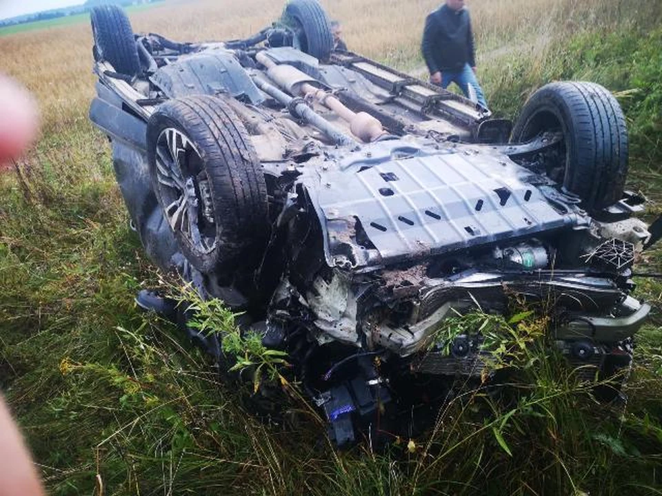 Автоледи на легковушке перевернулась в кювете под Смоленском. Фото: УГИБДД УМВД России по Смоленской области.