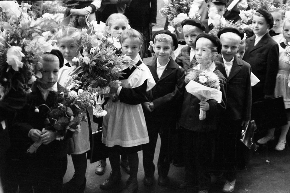 Ленинградские школьники 1 сентября 1961 года. Фото: Ирина Тригуб.