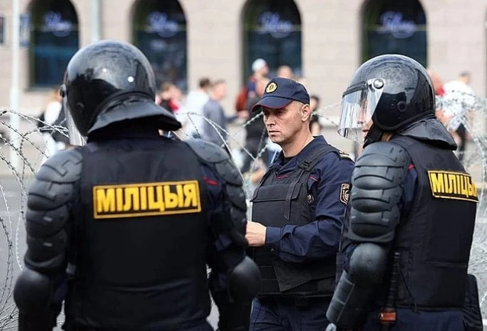 Глава МВД Беларуси пообещал найти и наказать всех, кто «поднял руку» на силовиков