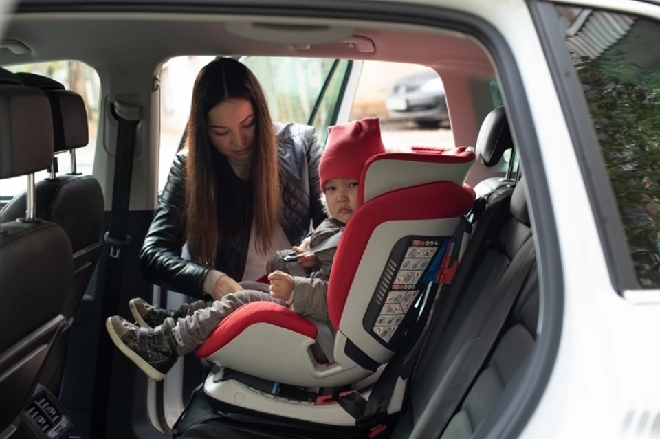 Родителей просят выложить фото детей в автомобиле