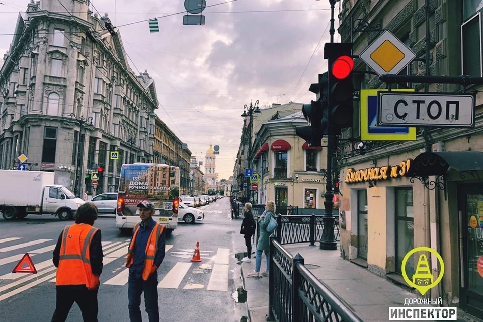 У пяти углов маршрутка сбила пешехода. Фото: vk.com/dorinspb