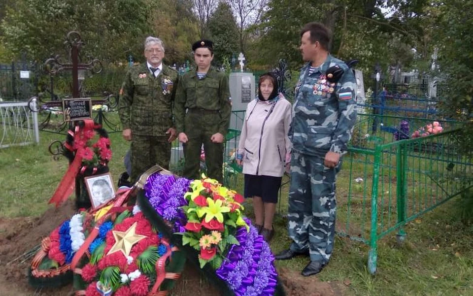 Участие в траурной церемонии приняли курские поисковики