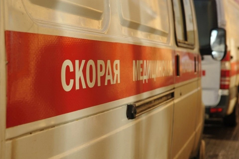 Мужчина и ребенок попали под колеса автомобиля в Кемерове