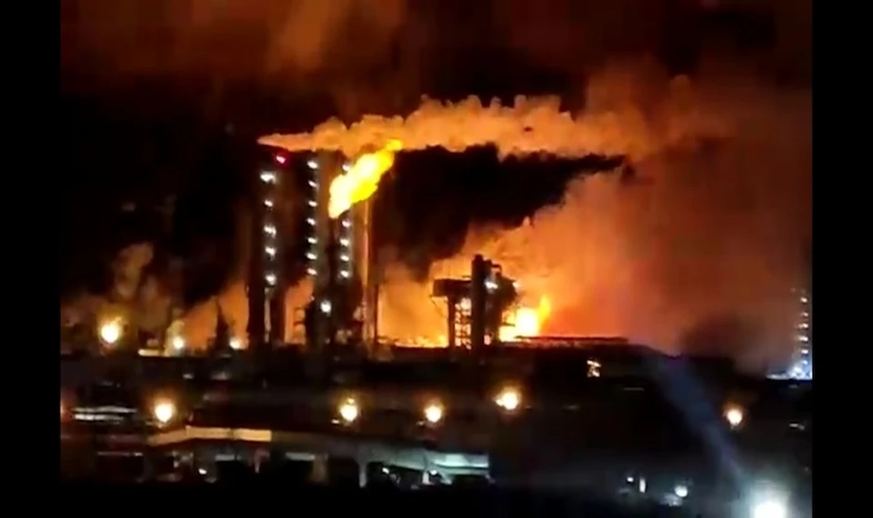 Пожар в Новомосковске на заводе "Азот". Фото: стоп-кадр видео