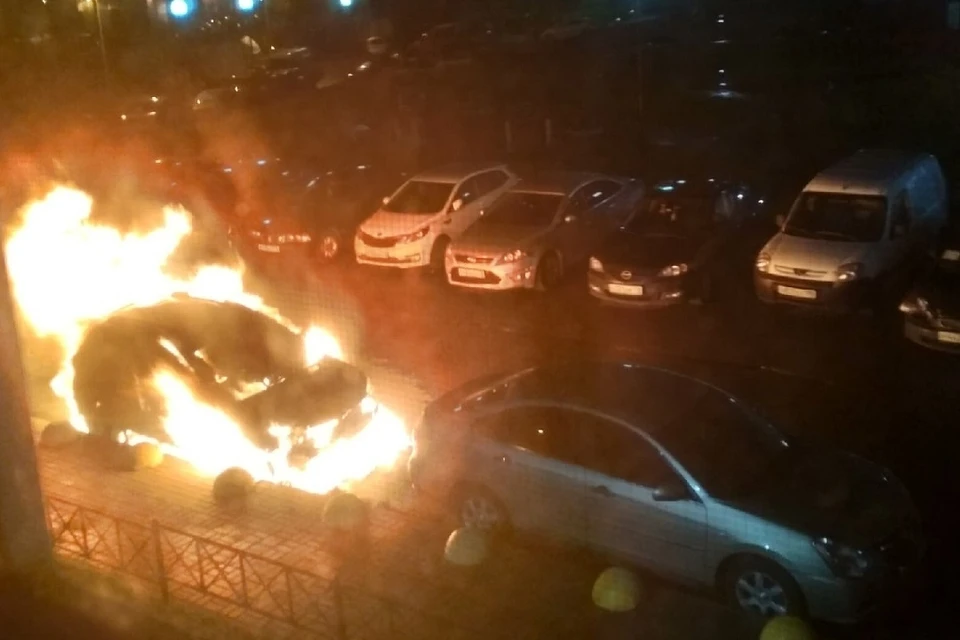 Машина местного депутата сгорела в Буграх. Фото: vk.com/club181905324