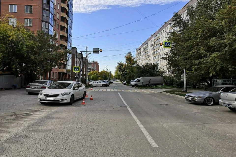 Девушка сбила подростка на пешеходном переходе. Фото: ГИБДД Новосибирска
