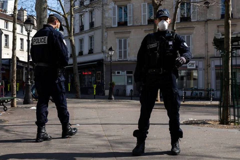 Власти Франции призвали сограждан соблюдать меры предосторожности