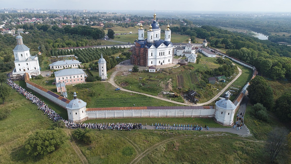 Со Свенского монастыря под Брянском снят коронавирусный карантин - KP.RU