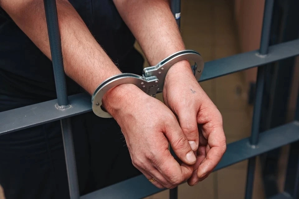 Злоумышленник решил скрыть преступление и перенес тело сожительницы за территорию дома. Там, вдали от чужих глаз ставрополец закопал труп любимой