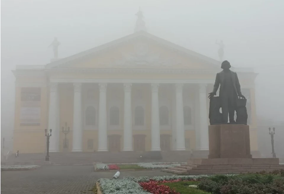 В Челябинске вторые сутки стоит туман.