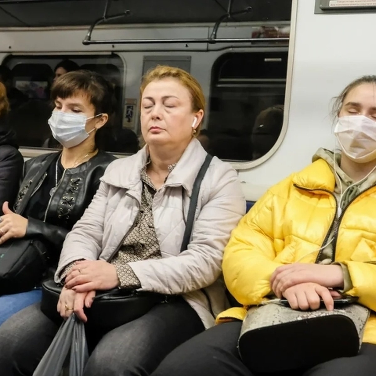 Новые правила безопасности в метро Санкт-Петербурга: Смольный разъяснил  обязанности пассажиров во время коронавируса - KP.RU