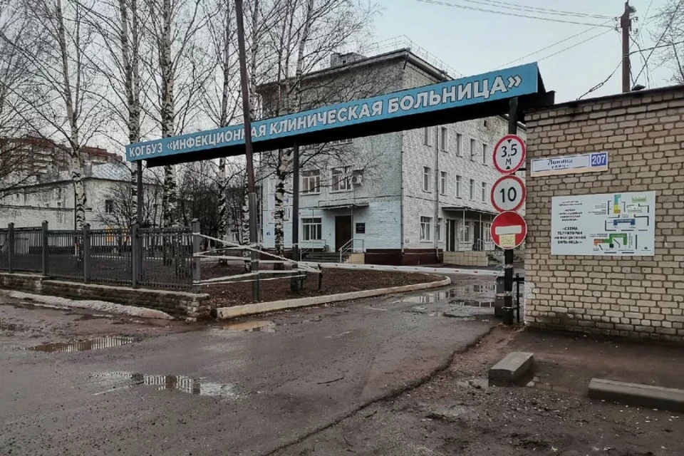 На сегодняшний день в инфекционных госпиталях проходят лечение 2042 зараженных COVID-19.